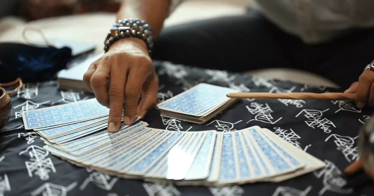 Tarot revela energias de equilíbrio e amadurecimento para os 12 signos em 24 de setembro