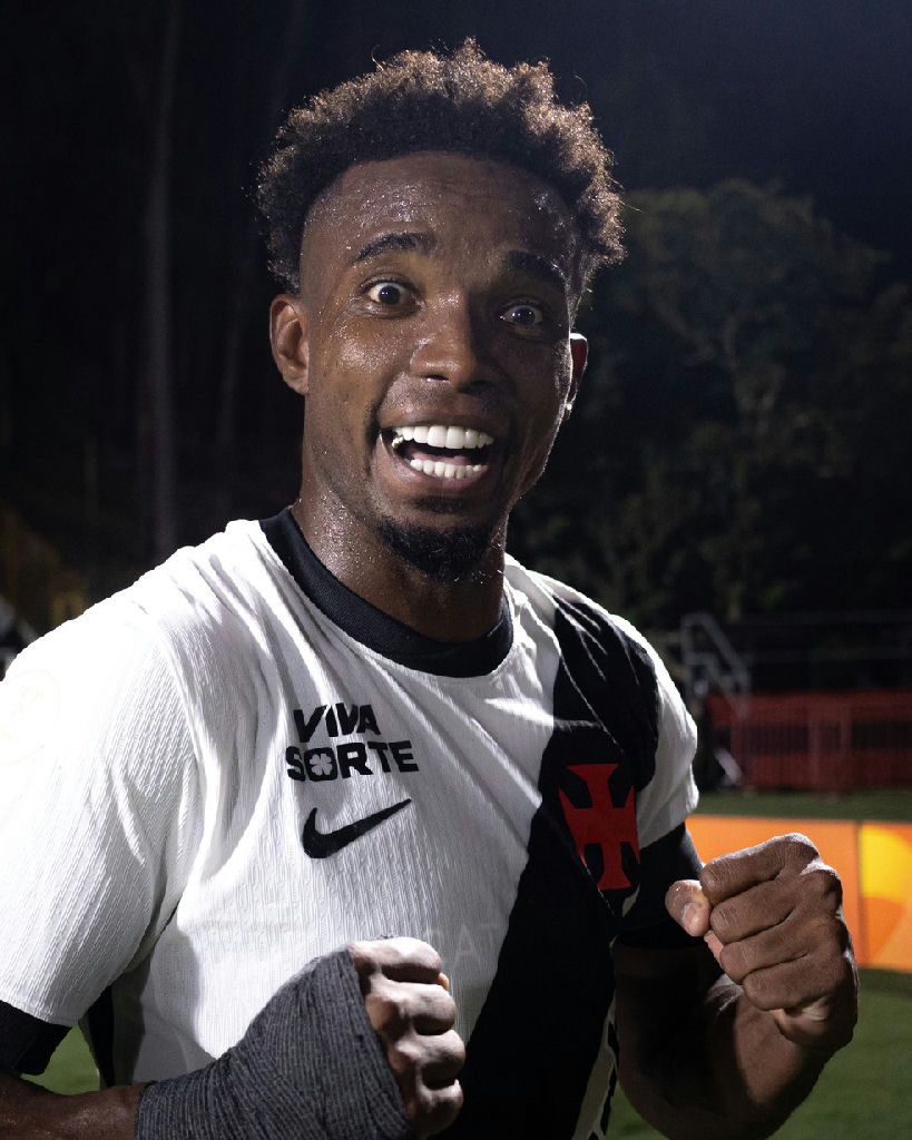 Thiago Mendes aponta desrespeito do Vitória como combustível para classificação do Vasco