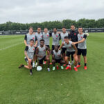Thiago Mendes celebra vitória em treino do Vasco e brinca com resultado