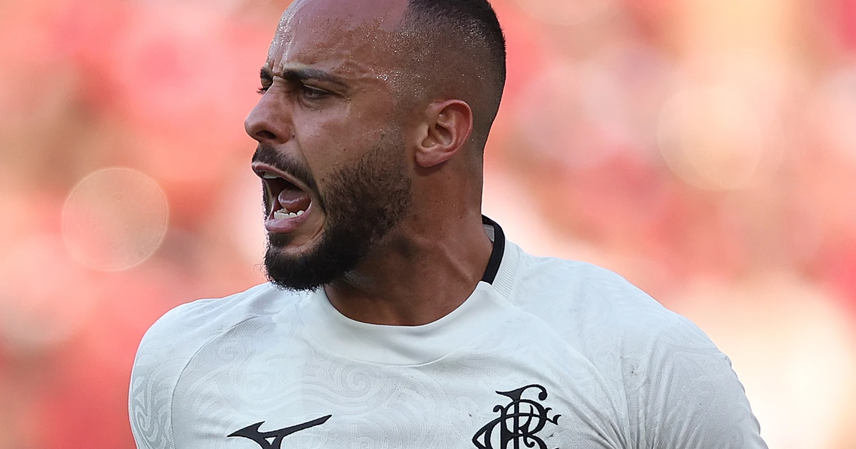 Tigres formaliza oferta de 8 milhões de dólares por Arthur Cabral ao Botafogo