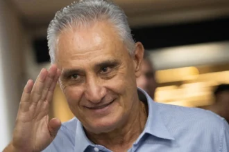 Tite encaminha acerto com Botafogo para assumir comando técnico até 2028