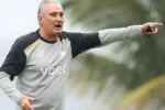 Tite ganha tempo para implementar mudanças táticas no Botafogo durante data Fifa