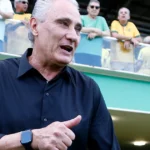 Tite planeja ajustes táticos e integração de elenco durante pausa no Botafogo