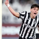 Tite sinaliza desaprovação com posicionamento tático de Montoro no Botafogo