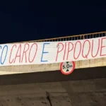 Torcida do Cruzeiro protesta contra elenco e diretoria em viadutos de Belo Horizonte