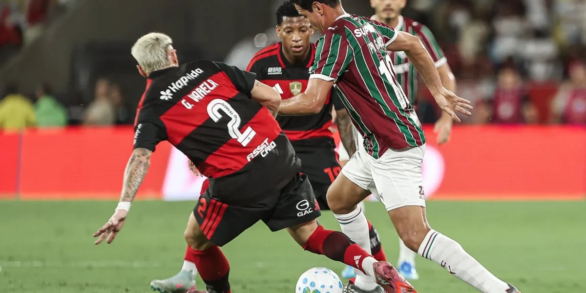 Torcida do Flamengo projeta final da Libertadores contra o Fluminense
