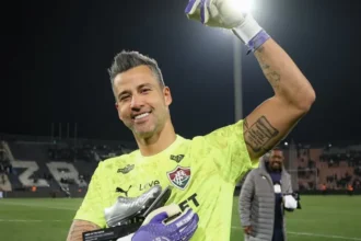 Torcida do Fluminense elege Fábio como o jogador mais influente da temporada 2026