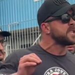 Torcida do Vasco protesta contra Philippe Coutinho após acerto com Santos
