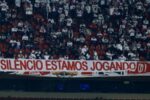 Torcida organizada do São Paulo protesta com silêncio em jogo do Brasileirão