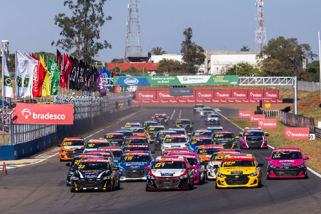 Turismo Nacional define líderes após etapa decisiva no Autódromo Internacional Nelson Piquet