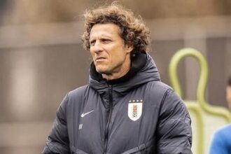 Uruguai convoca nove atletas do futebol brasileiro em lista de Diego Forlán