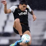 Uruguai corta Lucas Villalba, do Botafogo, da lista final para amistosos sob o comando de Forlán