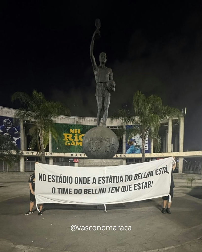 Vascaínos protestam no Maracanã pela presença do clube no estádio