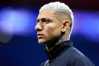 Vasco avança em negociações por Richarlison com oferta milionária ao Tottenham