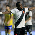 Vasco blinda Andrés Gómez e recusa oferta milionária do futebol europeu
