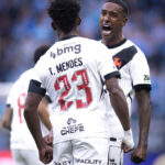 Vasco celebra entrosamento de Robert Renan e Andrés Goméz em campo