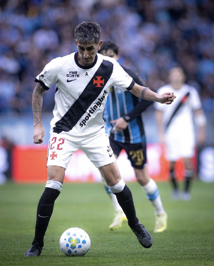 Vasco define escalação com Saldívia na zaga para duelo contra o Coritiba