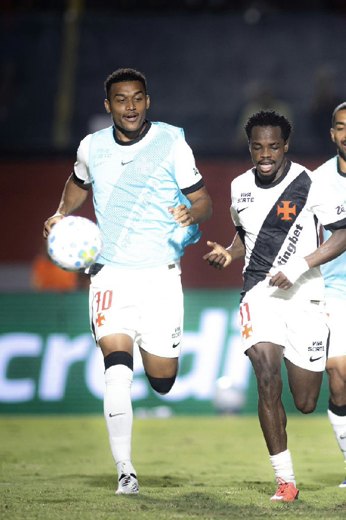 Vasco define reforços e promove Euder para as quartas da Copa Sul-americana