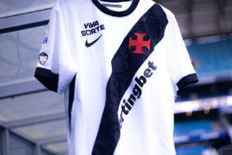 Vasco define uniforme para confronto decisivo contra o Grêmio em Porto Alegre