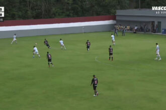 Vasco goleia Grêmio por 4 a 0 e segue vivo no Brasileiro Sub-17