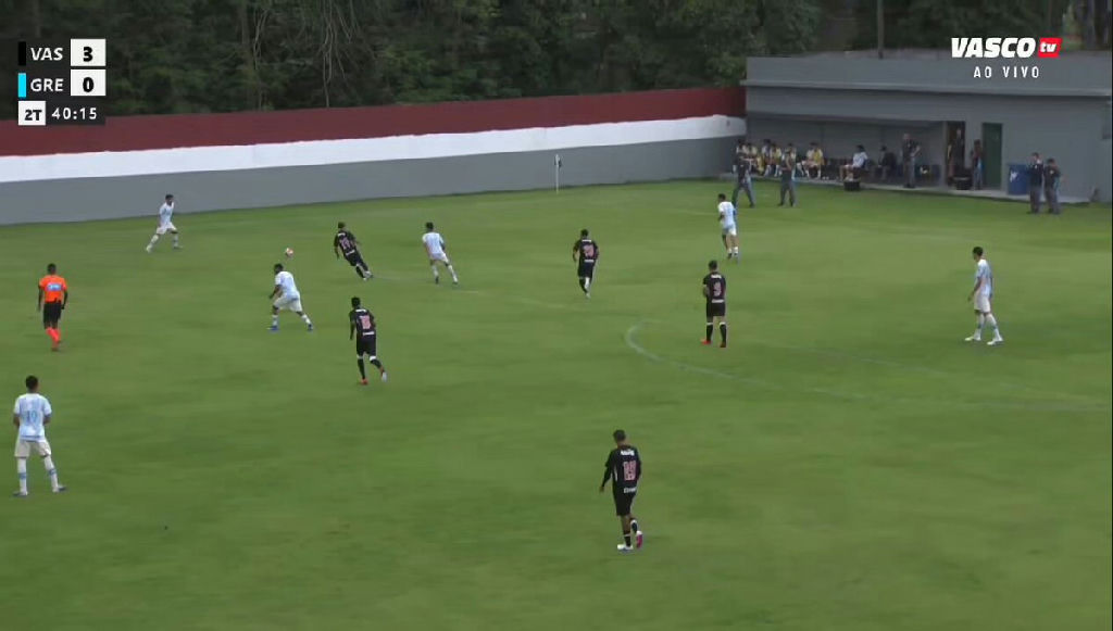 Vasco goleia Grêmio por 4 a 0 e segue vivo no Brasileiro Sub-17
