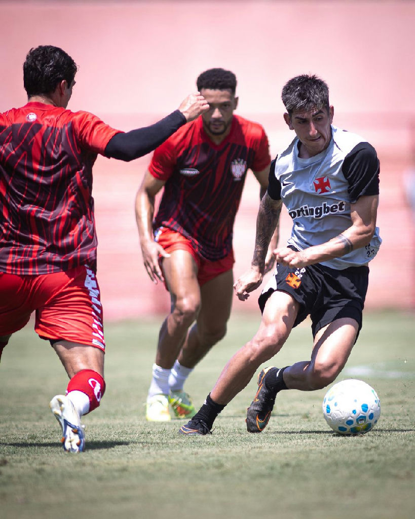 Vasco goleia Noroeste em jogo-treino preparatório para o clássico