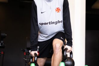 Vasco intensifica preparação física no CT Moacyr Barbosa