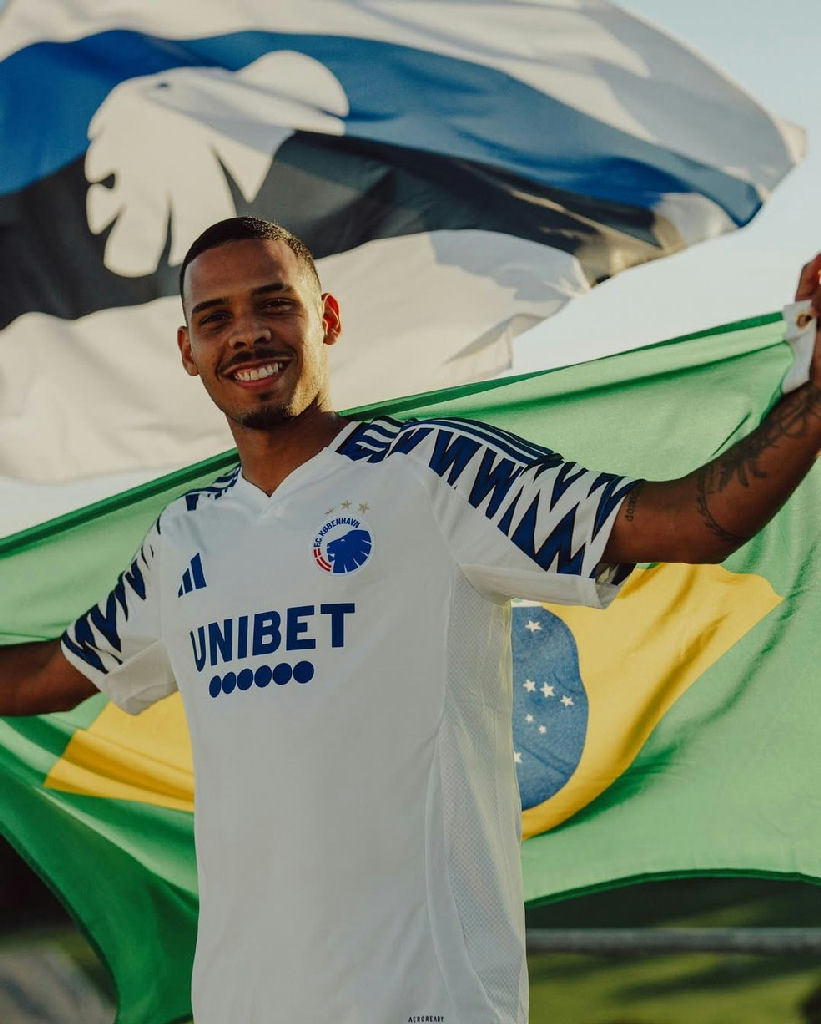 Vasco intensifica tratativas para viabilizar a contratação de Gabriel Pereira