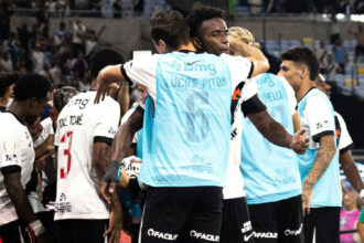 Vasco quebra tabu histórico e vence o Grêmio fora de casa pelo Brasileirão