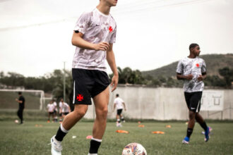 Vasco Sub-17 intensifica preparação para confronto decisivo contra o Santos