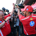 Vasseur mantém política de igualdade entre Hamilton e Leclerc na Ferrari