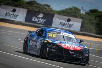 Vitor Genz garante pole position no oval de Curvelo pela NASCAR Brasil