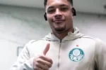 Vitor Roque pede cautela ao Palmeiras para duelo decisivo contra a LDU na altitude