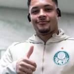 Vitor Roque pede cautela ao Palmeiras para duelo decisivo contra a LDU na altitude