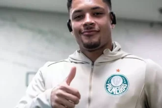 Vitor Roque pede cautela ao Palmeiras para duelo decisivo contra a LDU na altitude