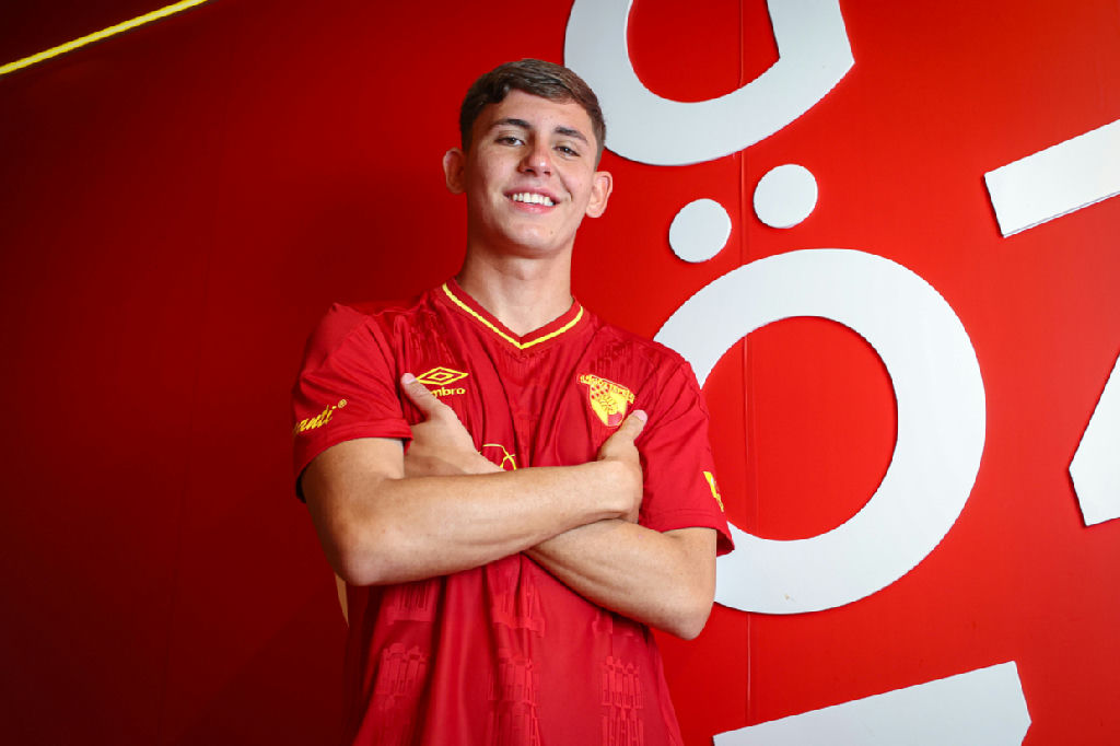 Vitória oficializa ida de Ruan Gabriel por empréstimo ao futebol turco