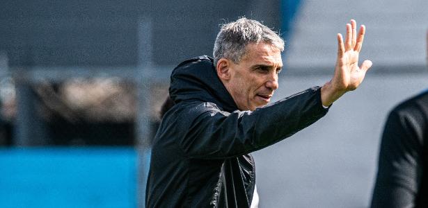 Vojvoda encerra passagem pelo Racing após eliminação traumática