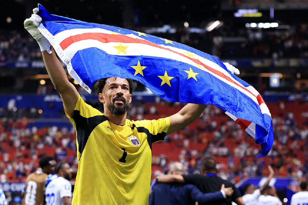 Vozinha concorre ao prêmio de melhor goleiro do mundo na Bola de Ouro