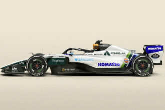 Williams celebra legado histórico com pintura retrô para o GP de Madri