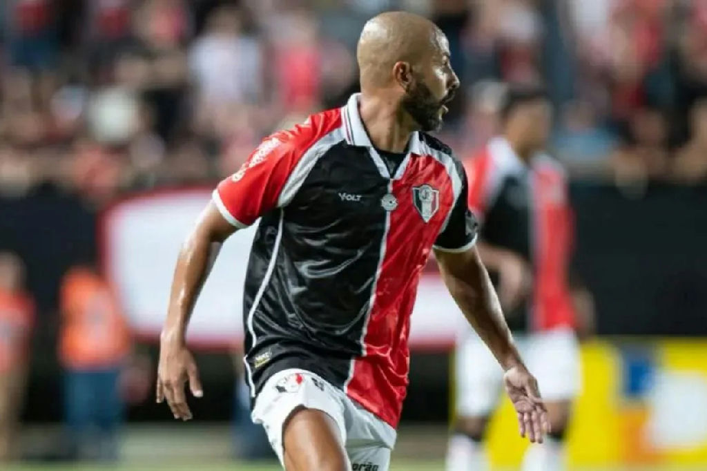 Ytalo, ex-São Paulo e Bragantino, encerra carreira no futebol profissional após nova lesão