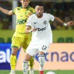 Ziyech brilha em estreia pelo Botafogo, mas comentarista aponta dilema tático para Tite