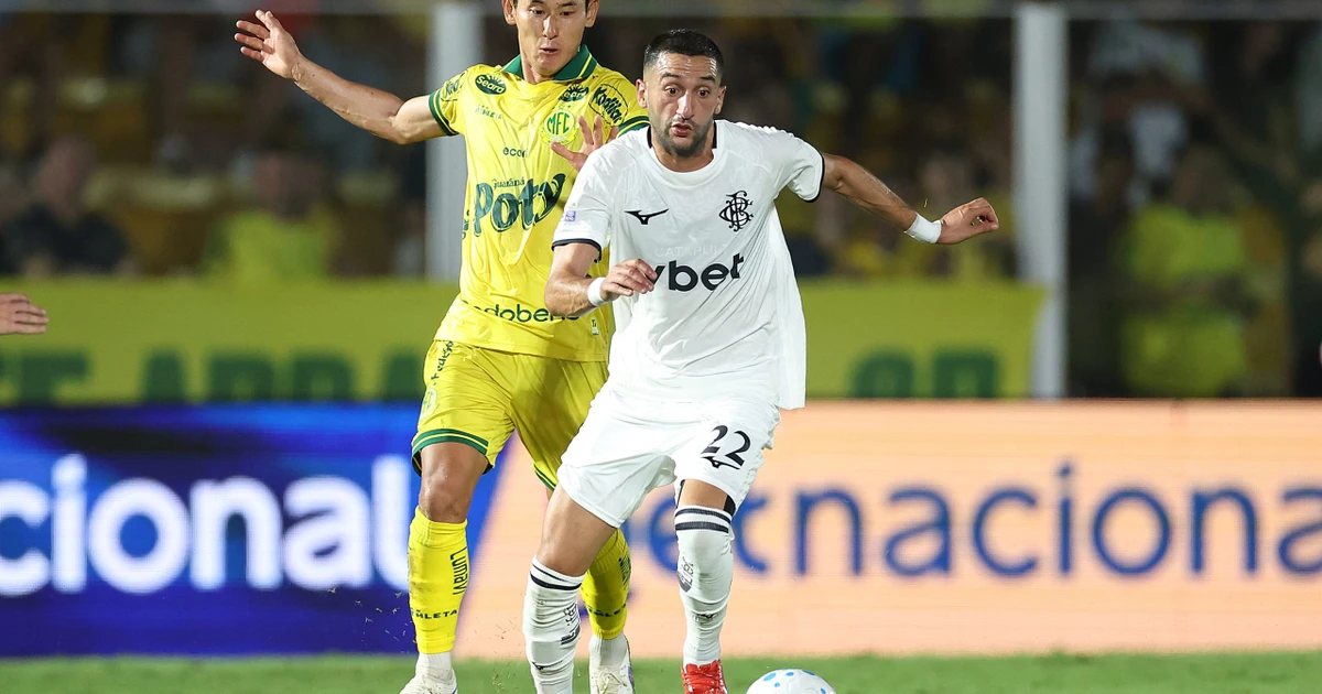 Ziyech brilha em estreia pelo Botafogo, mas comentarista aponta dilema tático para Tite
