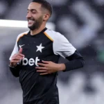 Ziyech ganha condições de jogo e pode estrear como titular pelo Botafogo