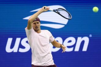 Zverev supera maratona no US Open e avança na chave