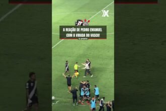 A euforia no banco do Vasco durante o gol da virada sobre o Corinthians