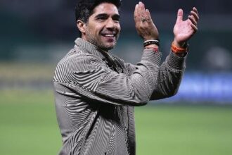 Abel celebra classificação do Palmeiras e destaca superação em pênaltis