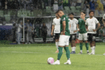 Abel Ferreira critica cobrança de pênalti de Paulinho em vitória do Palmeiras