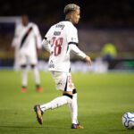 Adson assume protagonismo e lidera campanha do Vasco na Sul-americana