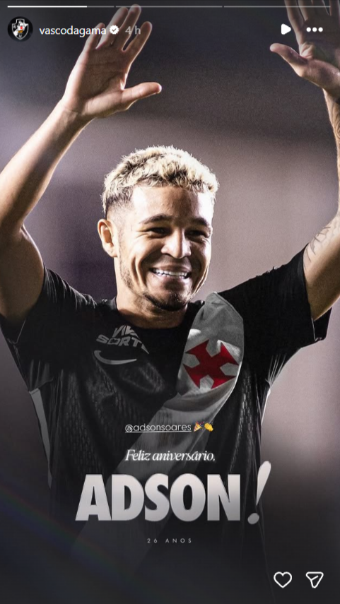 Adson celebra 26 anos de vida com homenagem oficial do Vasco