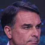 Aeronave com senador Flávio Bolsonaro e familiares pousa em Miami